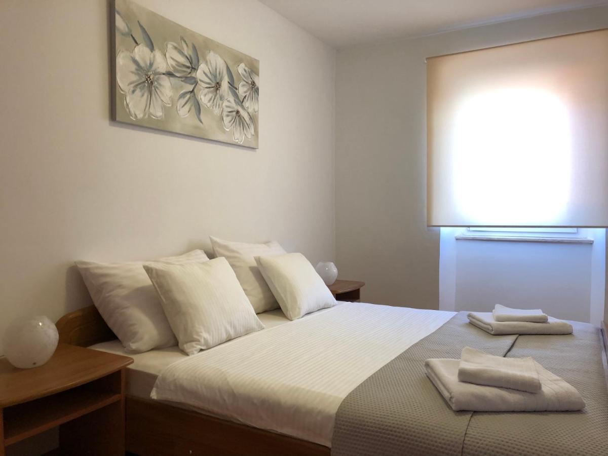 Apartments Ivana Rab Rab Town Exterior photo
