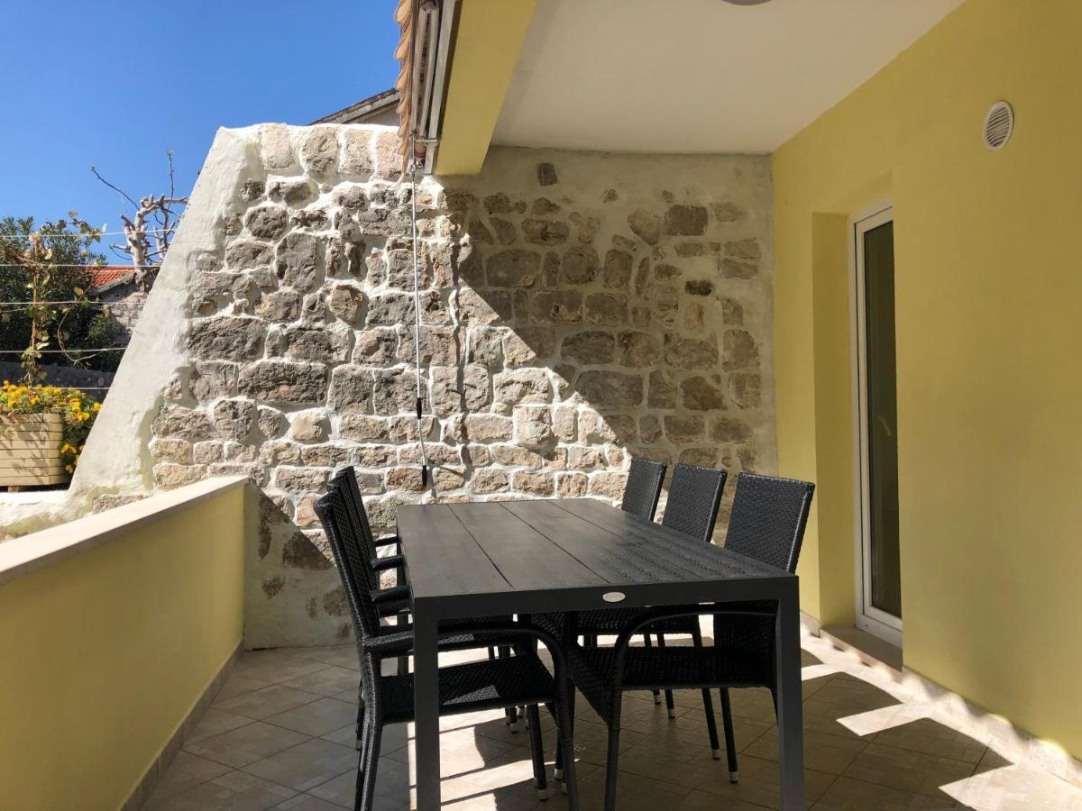 Apartments Ivana Rab Rab Town Exterior photo