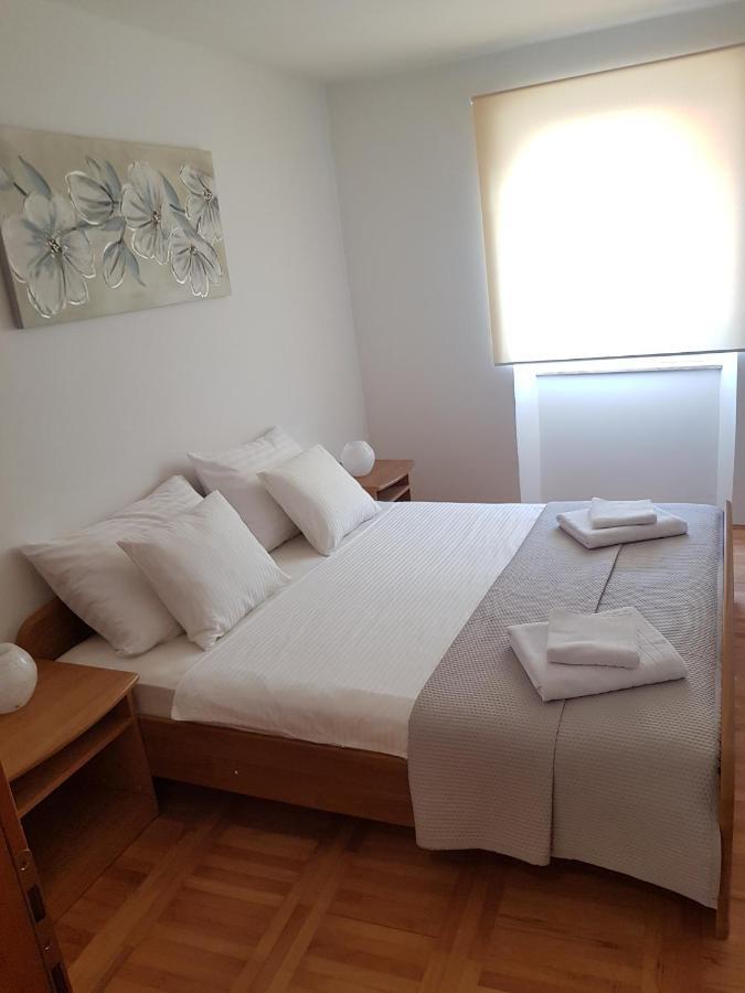 Apartments Ivana Rab Rab Town Exterior photo