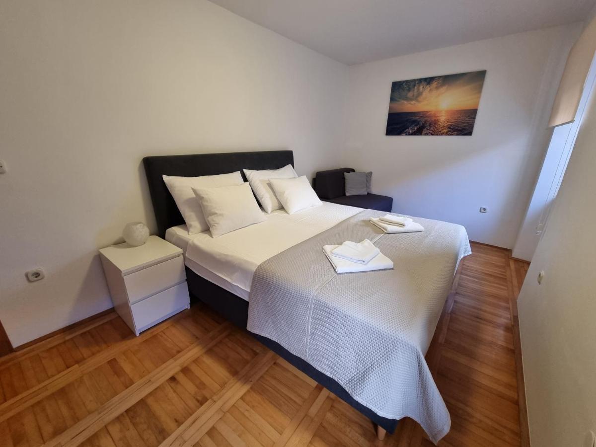 Apartments Ivana Rab Rab Town Exterior photo