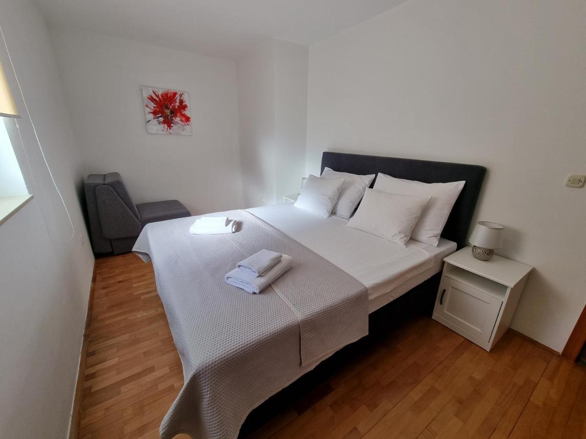 Apartments Ivana Rab Rab Town Exterior photo